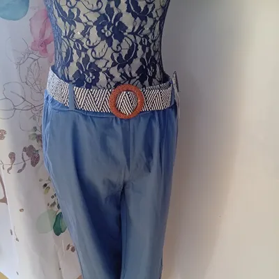 Pantalon 7/8 ème avec sa ceinture s adapte aux formes taille élastique 95% coton 